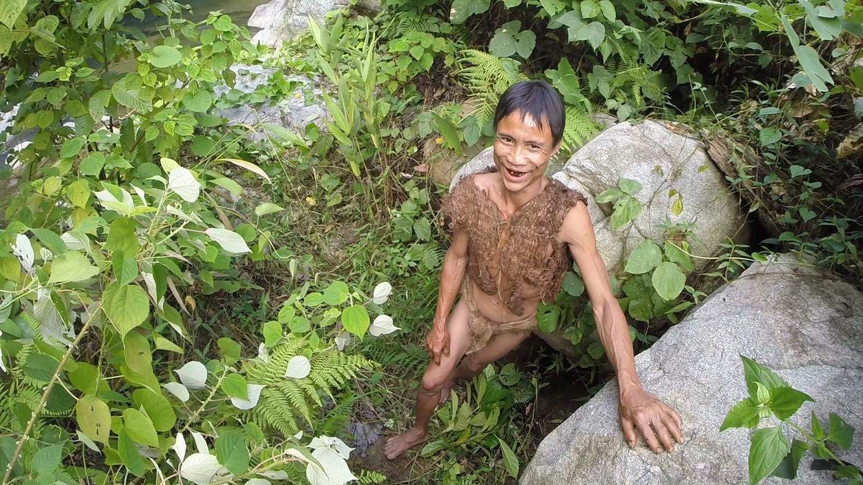 A murit vietnamezul supranumit Tarzan, care a trăit 40 de ani în junglă. Ho Van Lang a făcut cancer după 8 ani de civilizație / FOTO