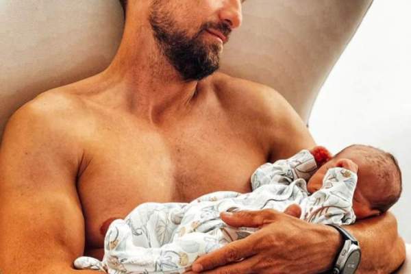 Dani Otil, poză emoționantă alături de fiul său și al Gabrielei Oțil. "Bărbați când trebuie, copii în restul timpului" / FOTO