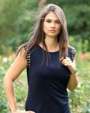 Anastasia Chivu, fiica lui Cristi Chivu, actriță în serialul Adela. Ce alte fiice de fotbaliști cochetează cu actoria