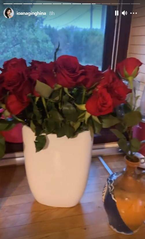 Motivul pentru care Ioana Ginghină a primit 45 de trandafiri cu toate că a împlinit 44 de ani. Cum petrece sărbătorita / FOTO