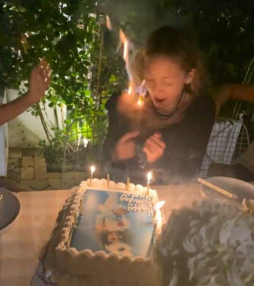 Nicole Richie, cu părul în flăcări la ziua ei de naștere. Vedeta a publicat momentul înfricoșător în care a luat foc / VIDEO