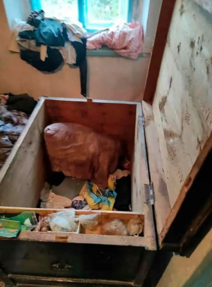 Doi frați, de 7 și 10 ani, găsiți moți într-un cufăr. Descoperirea macabră a fost făcută în Ucraina