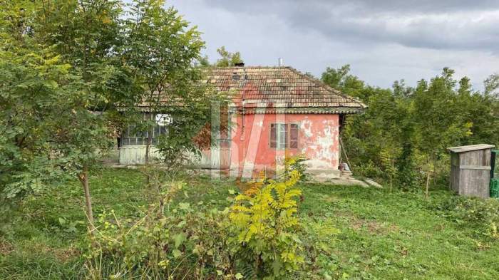 Declarația cumplită a tatălui din Șipote, după ce și-a găsit fiica moartă în pat. Fetița dormea în același pat cu părinții