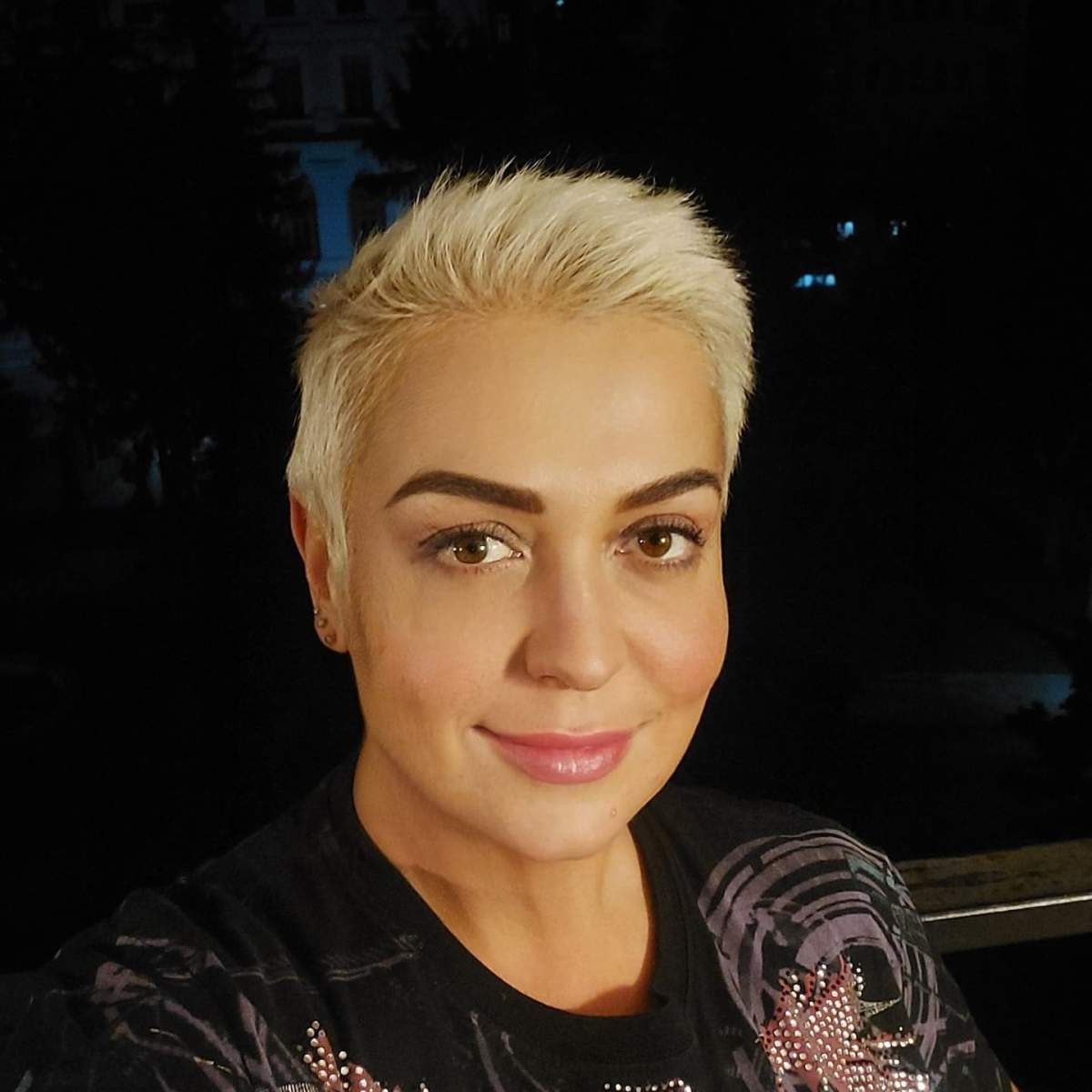 Monica Anghel Cum se simte Monica Anghel în aceste momente. Artista, dezvăluiri în exclusivitate la Antena Stars: ”Nu știu de unde am contactat acest virus”