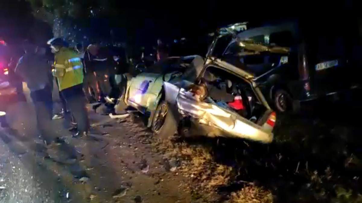 Accident rutier cu patru autoturisme implicate, în Argeș. Un adolescent de 16 ani a ajuns in stare gravă la spital / VIDEO