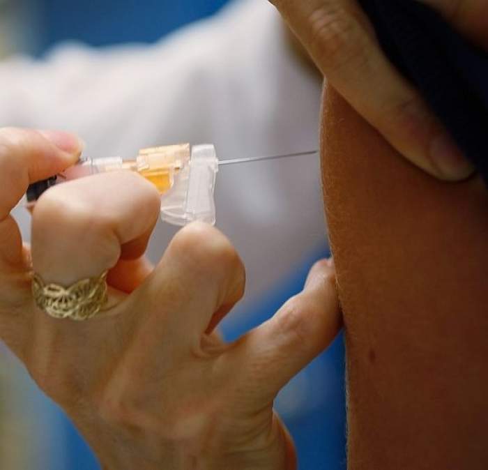 Ce se întâmplă dacă ai făcut primele două doze de vaccin împotriva coronavirusului, însă o refuzi pe a treia