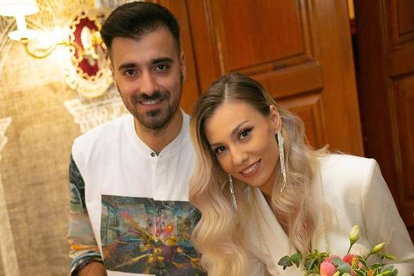 De ce nu mai poartă Liviu Teodorescu verigheta. Cântărețul s-a căsătorit cu Iulia în urmă cu două luni