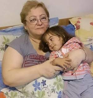 Daniela Gyorfi, distrusă de durere la opt ani de la moartea mamei! Ce fotografie emoționantă a publicat cântăreața