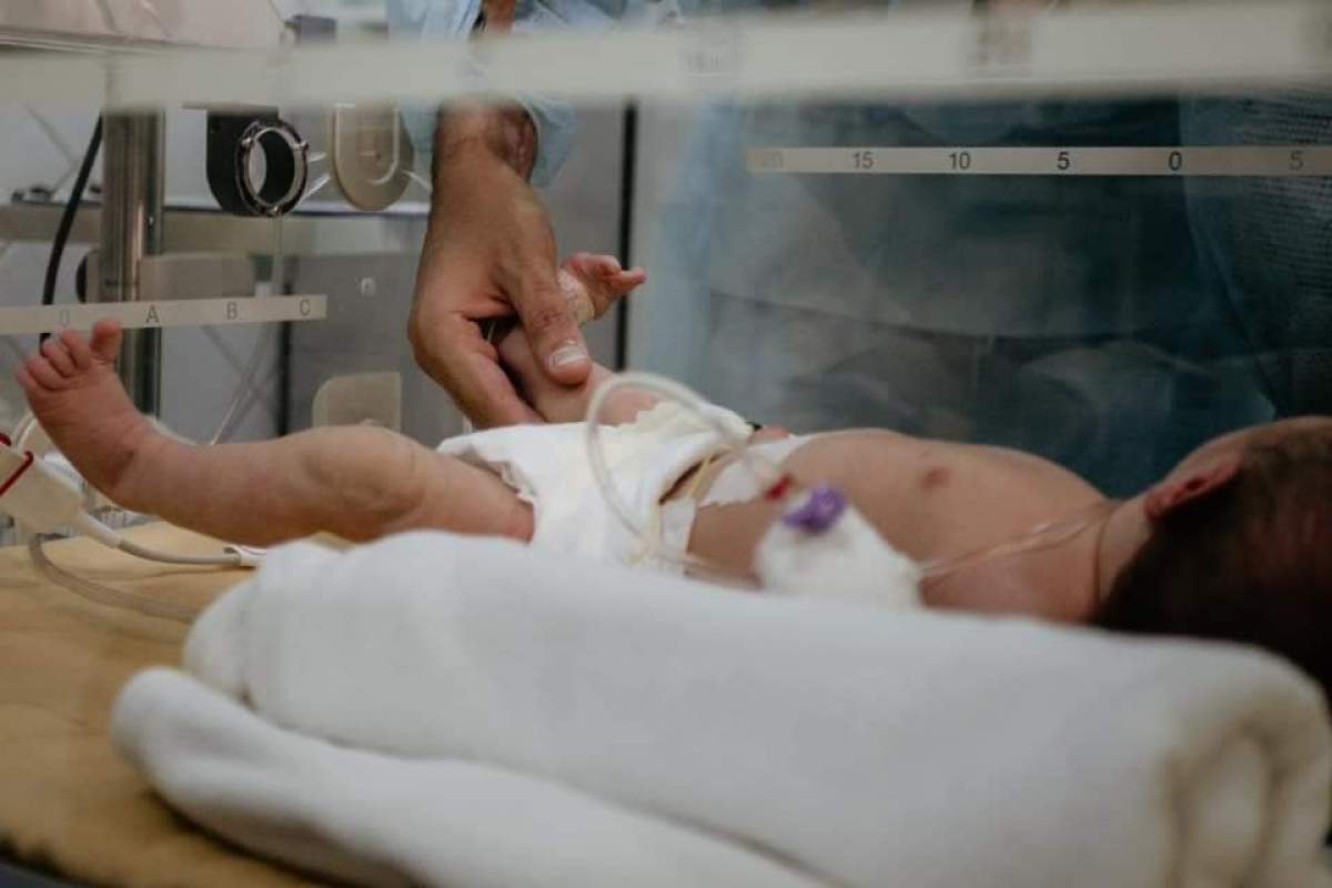 Bebeluș de o lună, decedat la Iași, după ce a fost infectat cu COVID-19. Un alt copil se află în stare gravă la terapie intensivă
