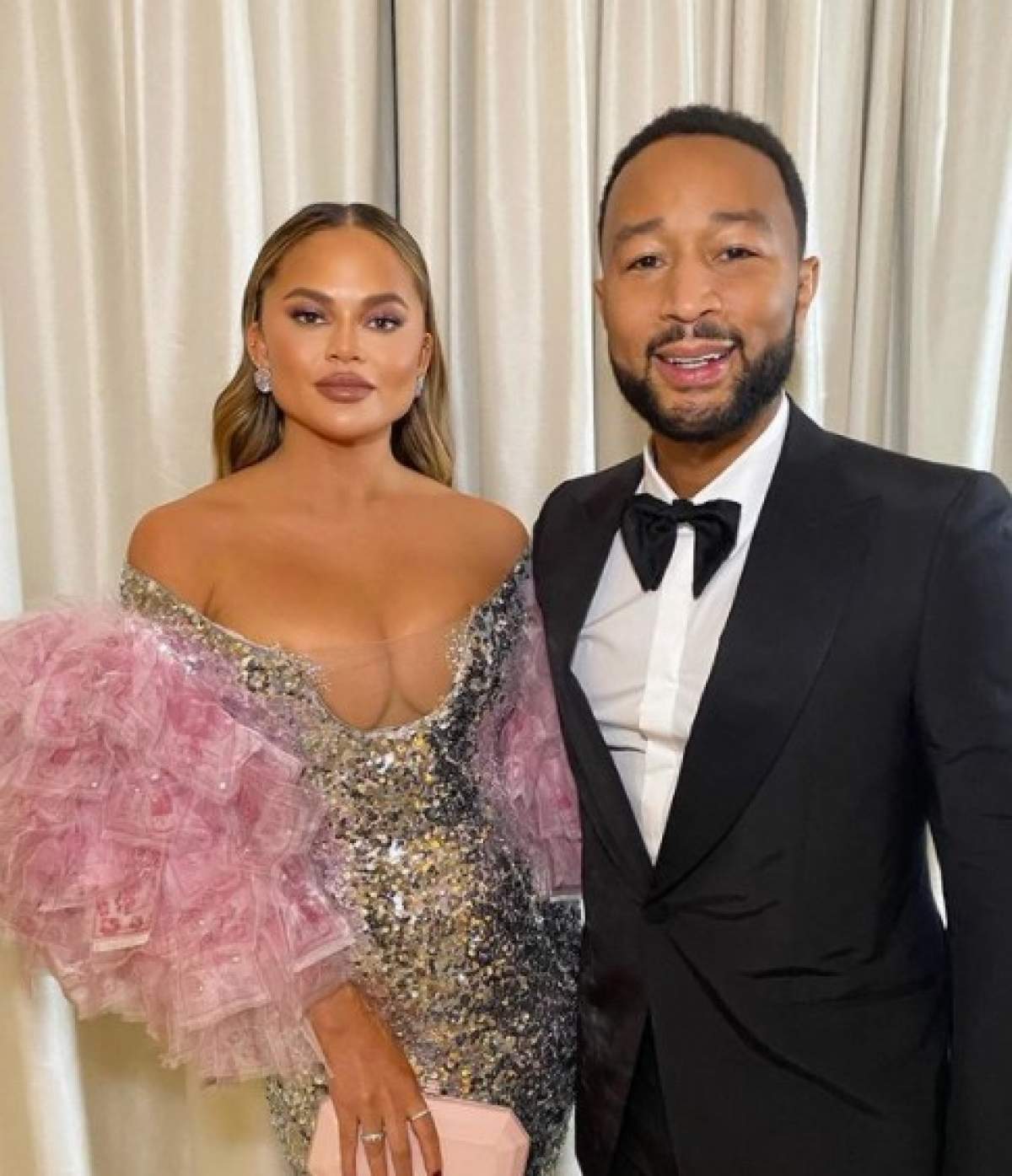 Chrissy Teigen, alături de John Legend.