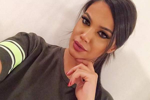 Betty Vișănescu, plină de coșuri, pe internet. Artista s-a afișat fără pic de machiaj: ”Tenul meu nu arată bine” / FOTO