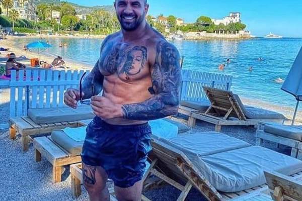 Alex Bodi se poate declara cel mai norocos iubit! Mesajul pe care l-a postat i-a pus pe gânduri pe fani: ”Un om mai bun, mai puternic... ”