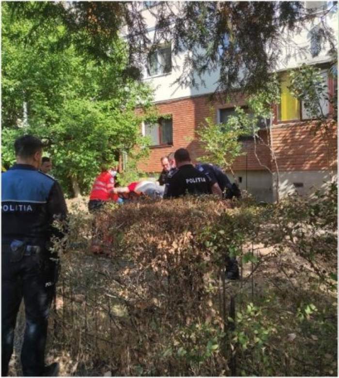 O femeie din Târgu Jiu a căzut de la etaj, în timp ce întindea hainele la uscat pe balcon. A fost transportată la spital în stare critică