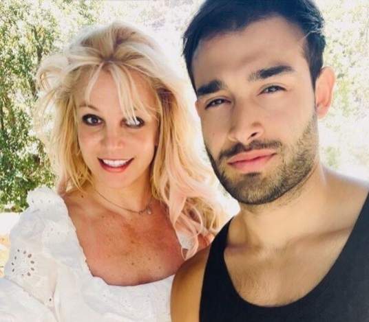 Britney Spears alături de Sam Asghari