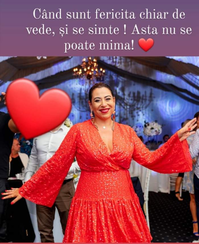 Oana Roman, zâmbitoare,în rochie roșie