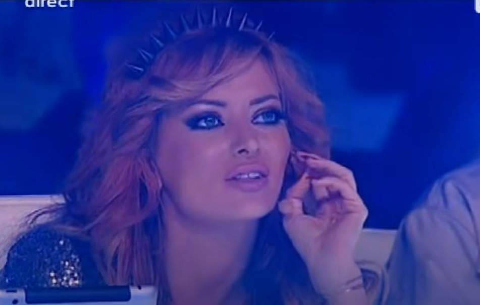 Cum arăta Delia Matache în 2012, la prima apariție în juriul X Factor. Emisiunea era la al doilea sezon