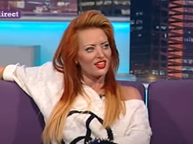 Cum arăta Delia Matache în 2012, la prima apariție în juriul X Factor. Emisiunea era la al doilea sezon