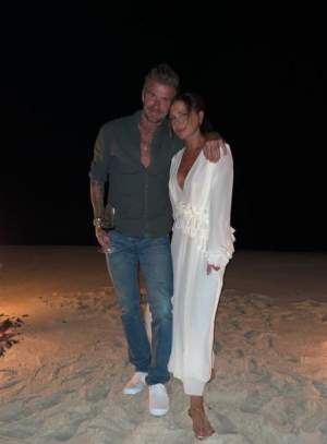 David Beckham, cu fundul pe afară într-o poză postată de soția lui. Victoria Beckham le-a arătat tuturor ce are acasă / FOTO