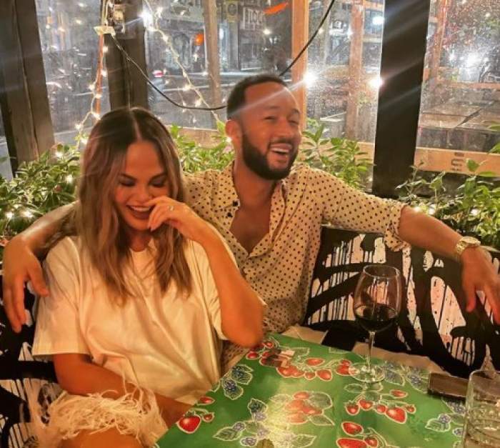 Chrissy Teigen sărbătorește 50 de zile de când nu mai bea. Ce a făcut-o pe soția lui John Legend să renunțe la alcool