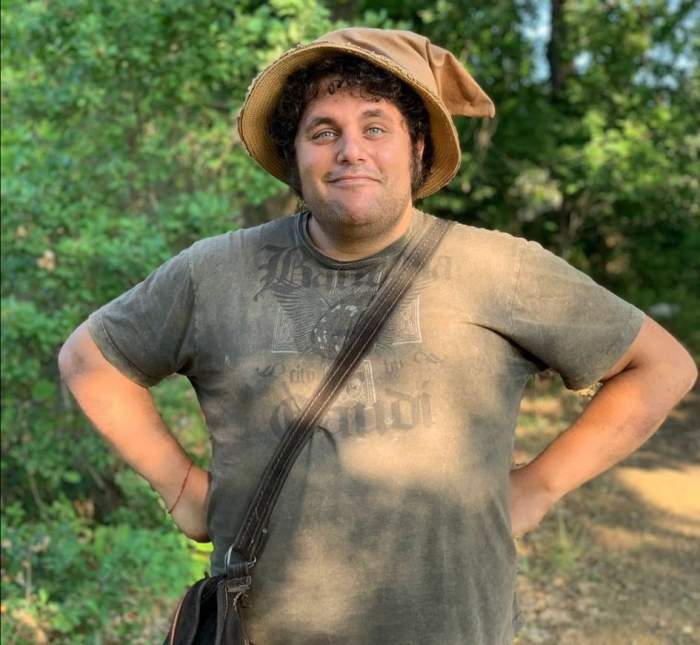 Un patiser din Italia trăiește de trei ani asemenea unui hobbit din ,,Lord of the Rings”. Bărbatul și-a construit singur propria vizuină