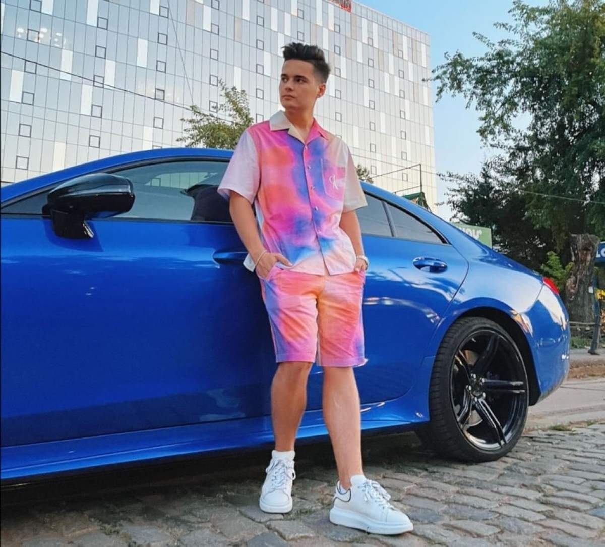 Selly își duce la concert fanii cu propria mașină, după ce și-a recuperat permisul auto. Ce anunț a făcut vloggerul pe rețelele de socializare