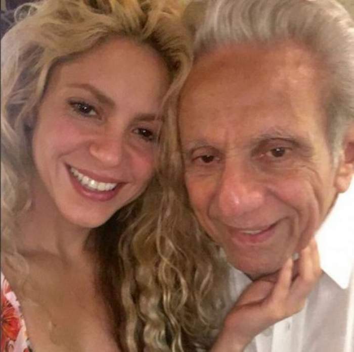 Shakira, apariție rară alături de părinții ei. Tatăl vedetei a împlinit recent 90 de ani / FOTO