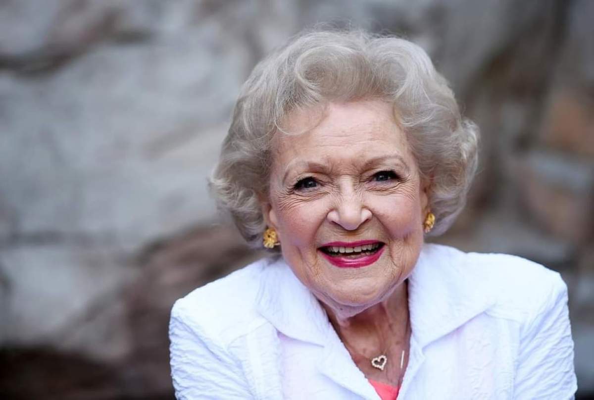 A murit Betty White. Celebra actriță ar fi împlinit luna aceasta 100 de ani