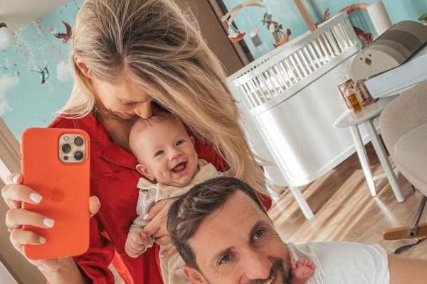 Fiul Gabrielei Prisăcariu și al lui Dani Oțil a împlinit 4 luni. Imaginea emoționantă cu Luca Tiago
