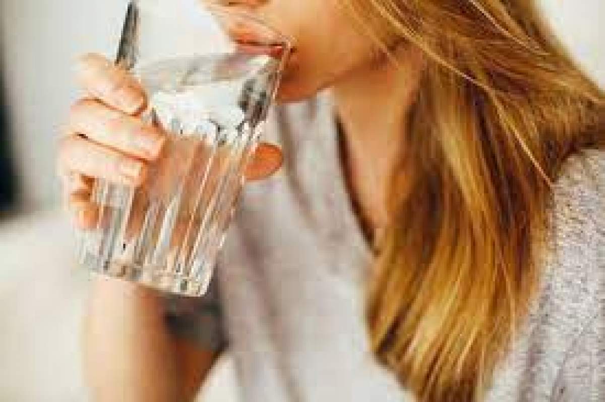 Apa alcalină - ce este și care sunt beneficiile reale