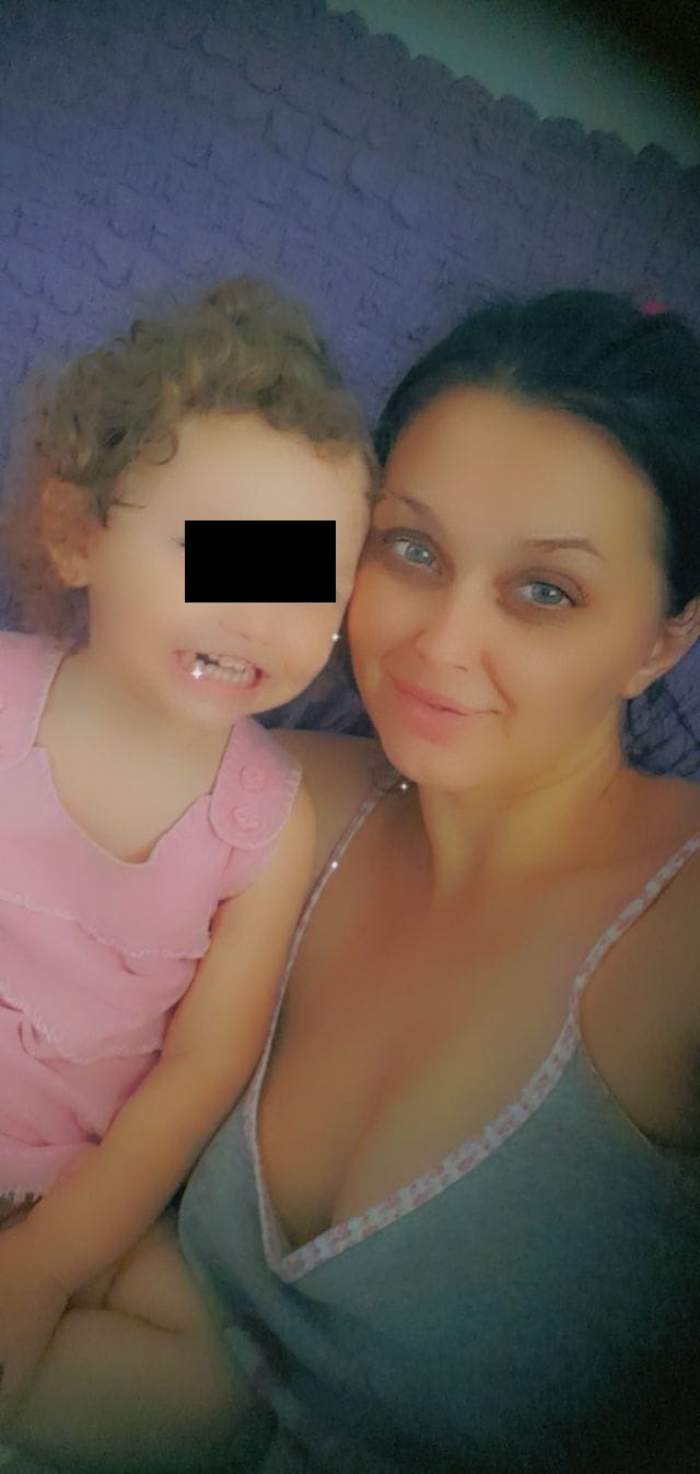 Cine este femeia din Constanța care și-a bătut cu sânge rece fiica de doi ani din cauza geloziei. Ce imagini de-a dreptul scandaloase posta pe Facebook / FOTO 