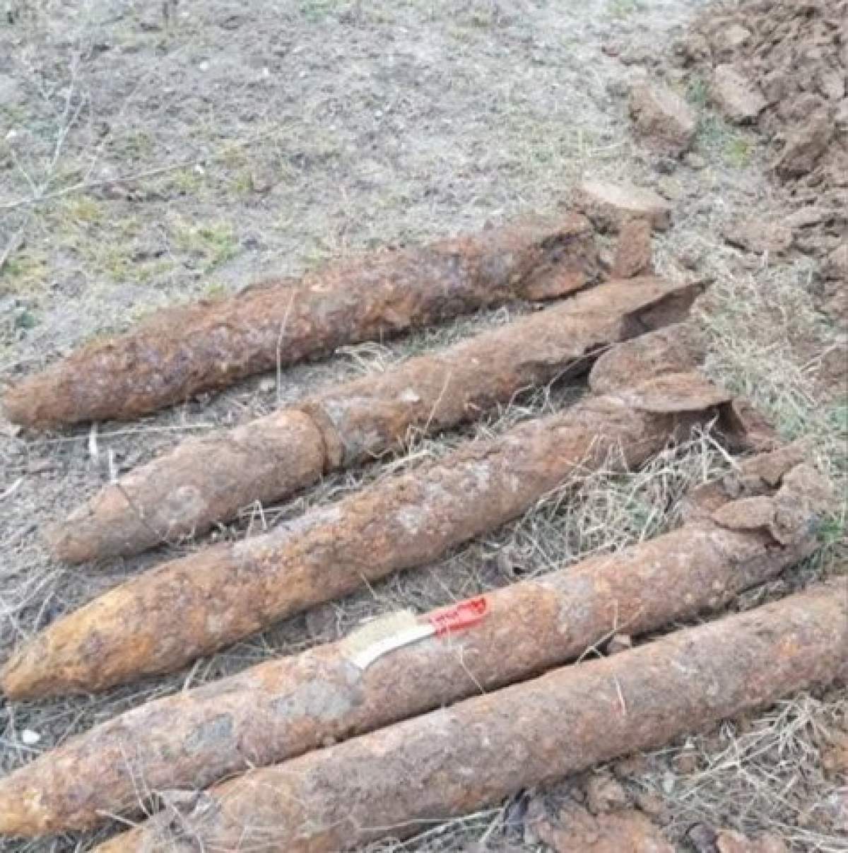 Bombe de război, găsite într-un sat din Iași. Locuitorii au fost evacuați din propriile case