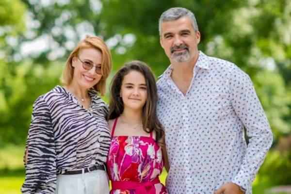 Aurelian Temișan și Monica Davidescu împlinesc 27 de ani de când s-au cunoscut. Mesajul emoționant al cântărețului: ”Dacă aș fi știut ce ne rezervă viitorul”