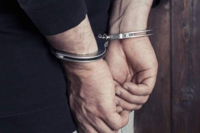 Doi bărbaţi, urmăriţi internaţional pentru comiterea unor infracţiuni în Germania și Belgia, au fost reținuți în Tecuci