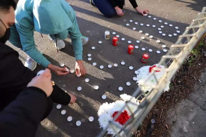 Sute de oameni au protest în fața Secției 5 de Poliție din București în memoria Raisei, fetița ucisă pe trecerea de pietoni de un agent: “Suntem revoltați”