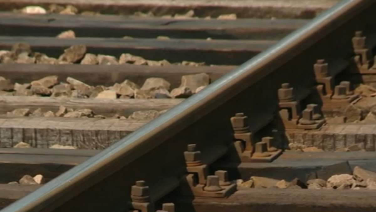 Cale ferată Un adolescent de 14 ani s-a aruncat în fața trenului, la Harghita. Băiatul se temea că va rămâne repetent la școală: ”Nu știm nimic mai mult”