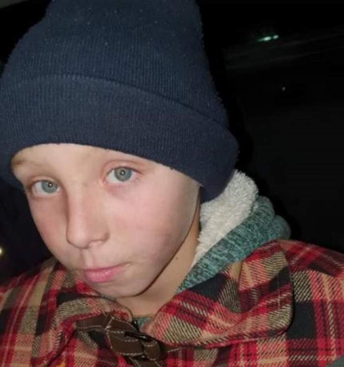 Pătru Mario, un copil de 9 ani, a dispărut de la o stână din Oravița. Oamenii legii au anunțat semnalmentele micuțului