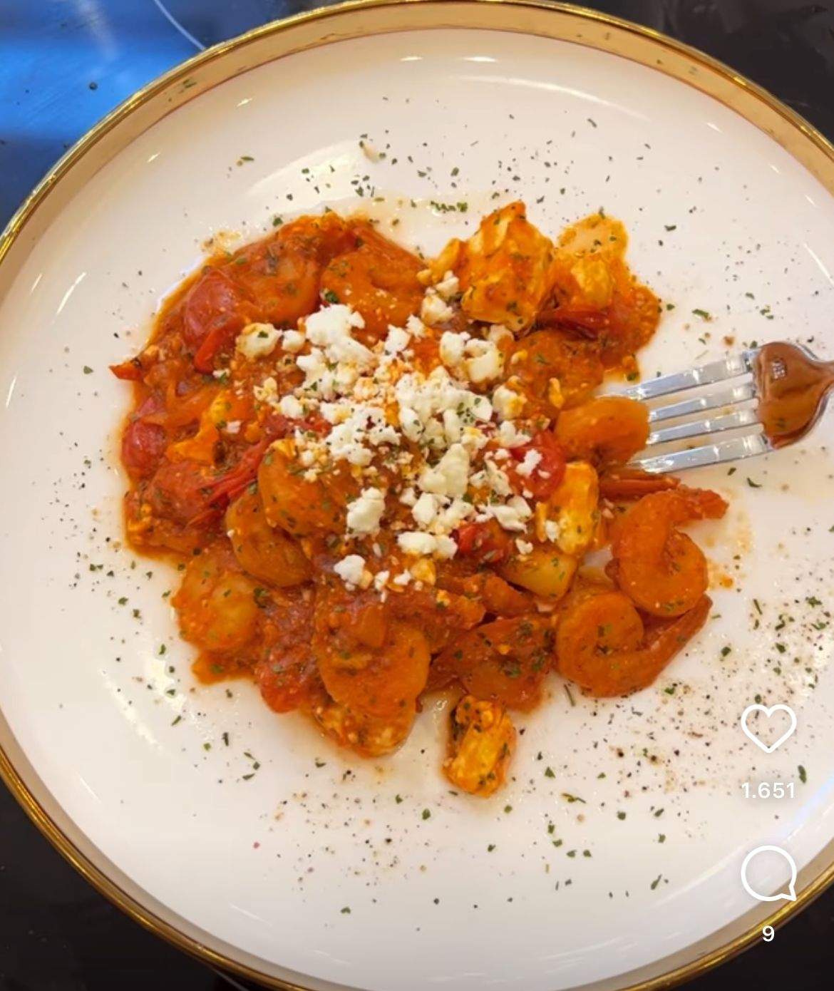 Rețeta de creveți saganaki a Andreei Ibacka! Actrița a stârnit un val de reacții în mediul online cu preparatul ei culinar / FOTO