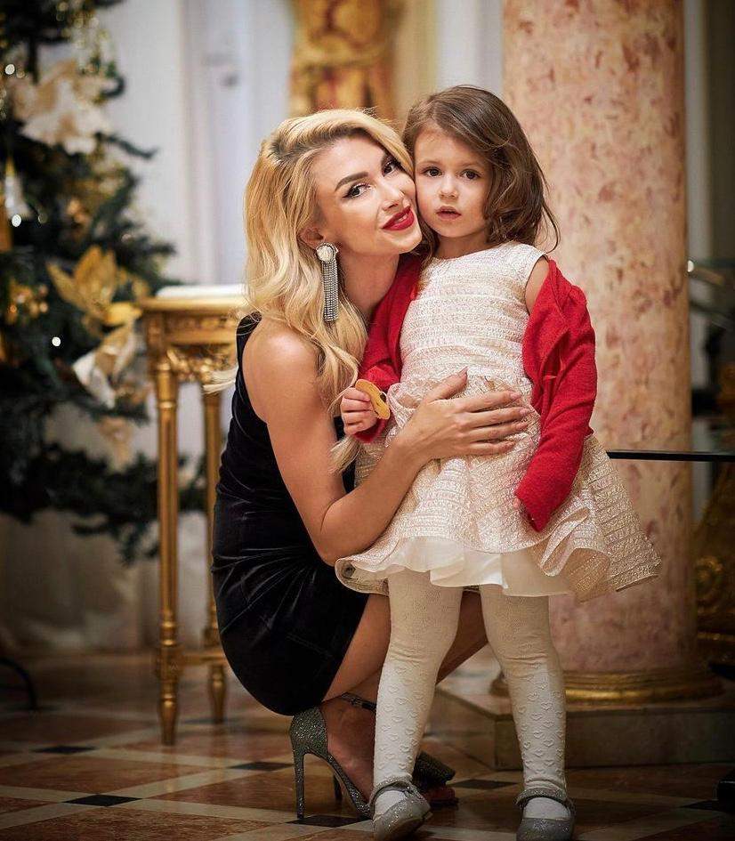 Andreea Bălan, fotografie emoționantă alături de una dintre fiicele ei: ''Iubire dincolo de timp și spațiu” / FOTO