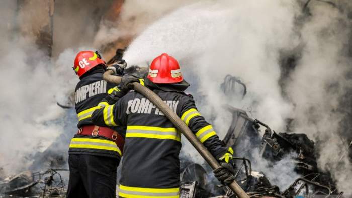 Incendiu de proporții la Spitalul de Urgență din Piatra Neamț. De la ce a izbucnit focul puternic
