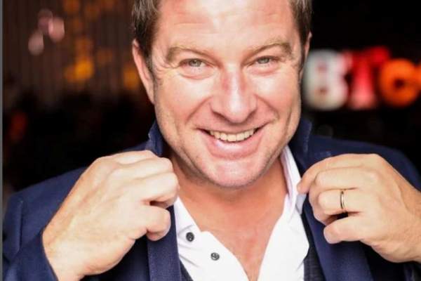 Pavel Bartoș își sărbătorește astăzi ziua de naștere. Prezentatorul TV împlinește 47 de ani: „Acesta sunt eu și mă simt tare bine”