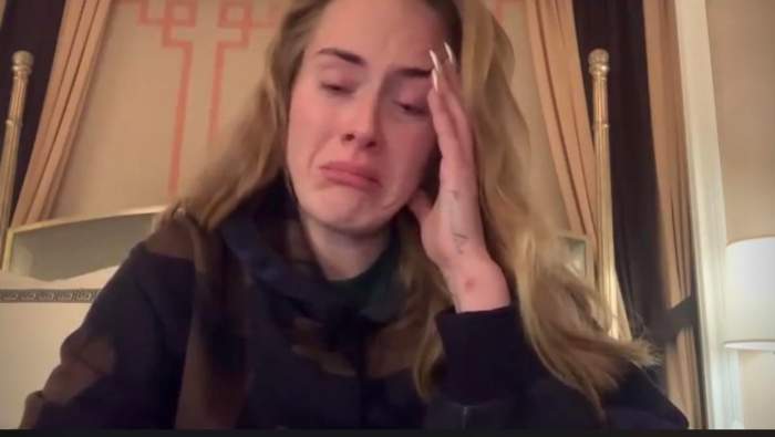 Adele în lacrimi