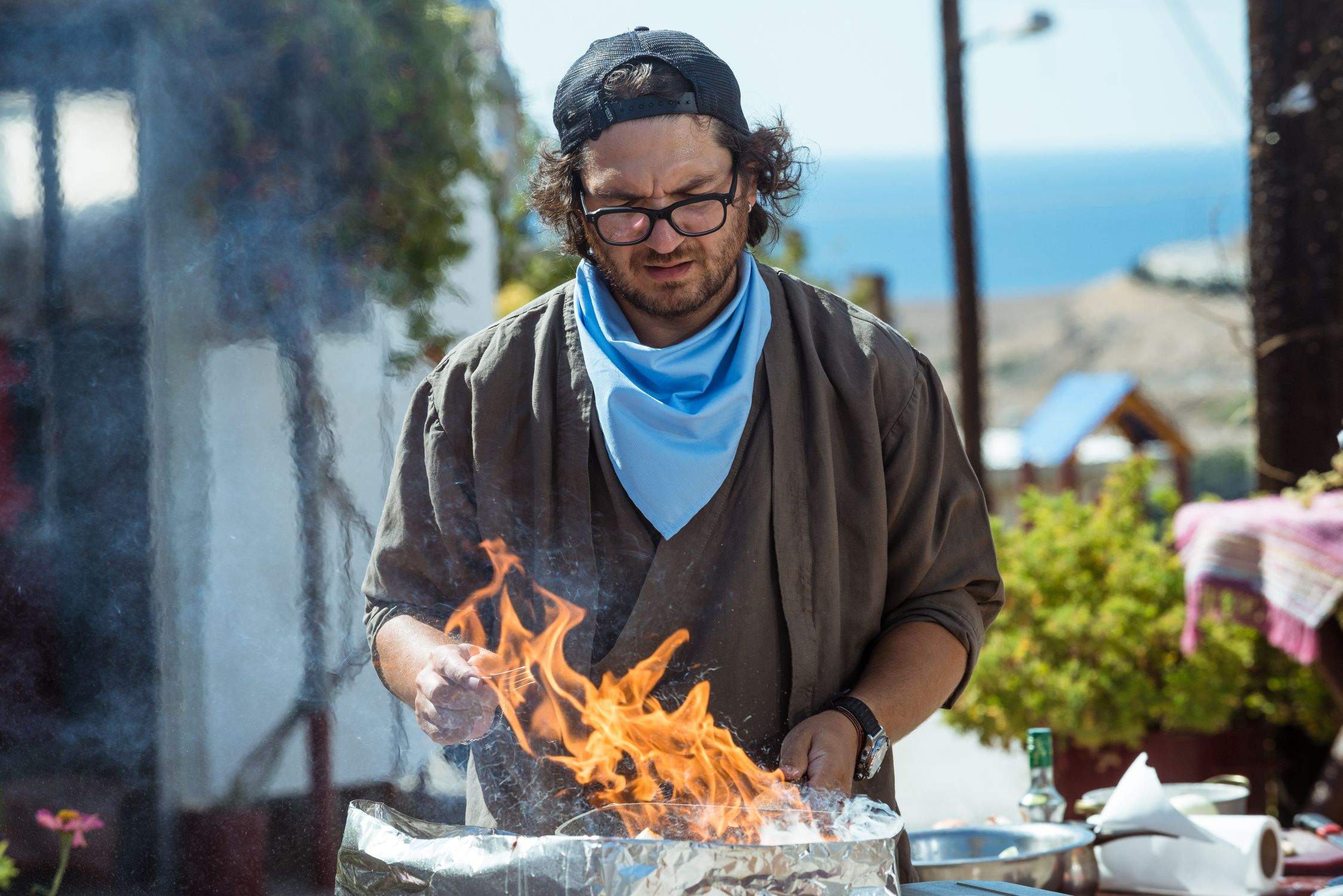 Începe show-ul Chefi fără limite! Chef Florin Dumitrescu, după ce a descoperit dulciurile grecești: „A fost cel mai bun desert gustat vreodată„