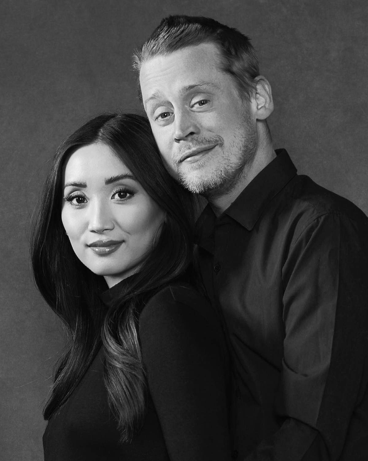 Macauley Culkin și Brenda Song Macaulay Culkin din ”Singur Acasă” s-a logodit! Brenda Song, iubita lui, a apărut cu inelul pe deget, după sarcina secretă / FOTO