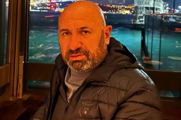 Chef Cătălin Scărlătescu, așa cum n-a mai fost văzut niciodată. Juratul a lucrat cot la cot cu muncitorii pe șantier