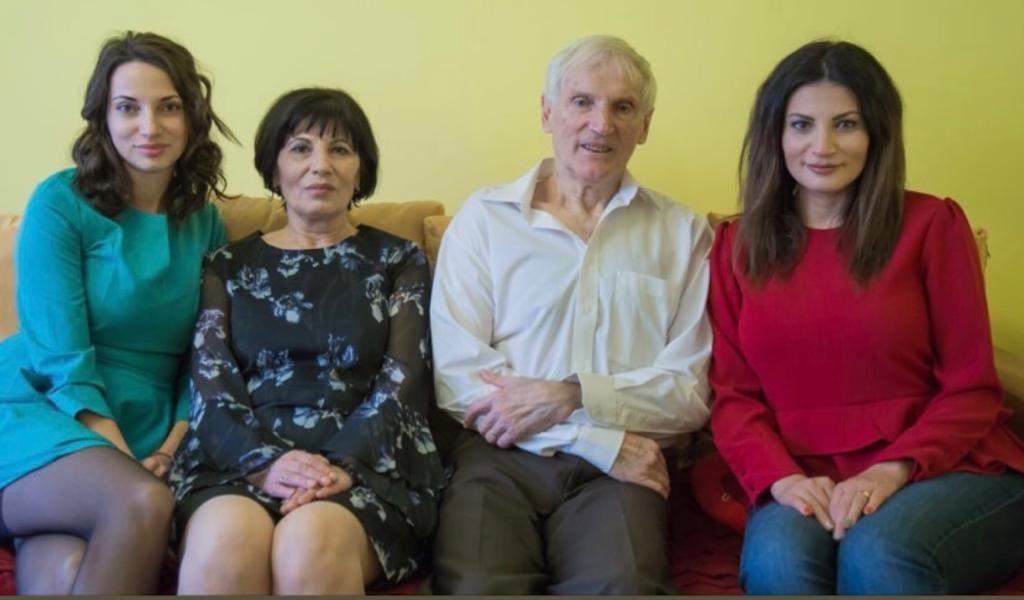 ioana ginghina si familia ei acasa