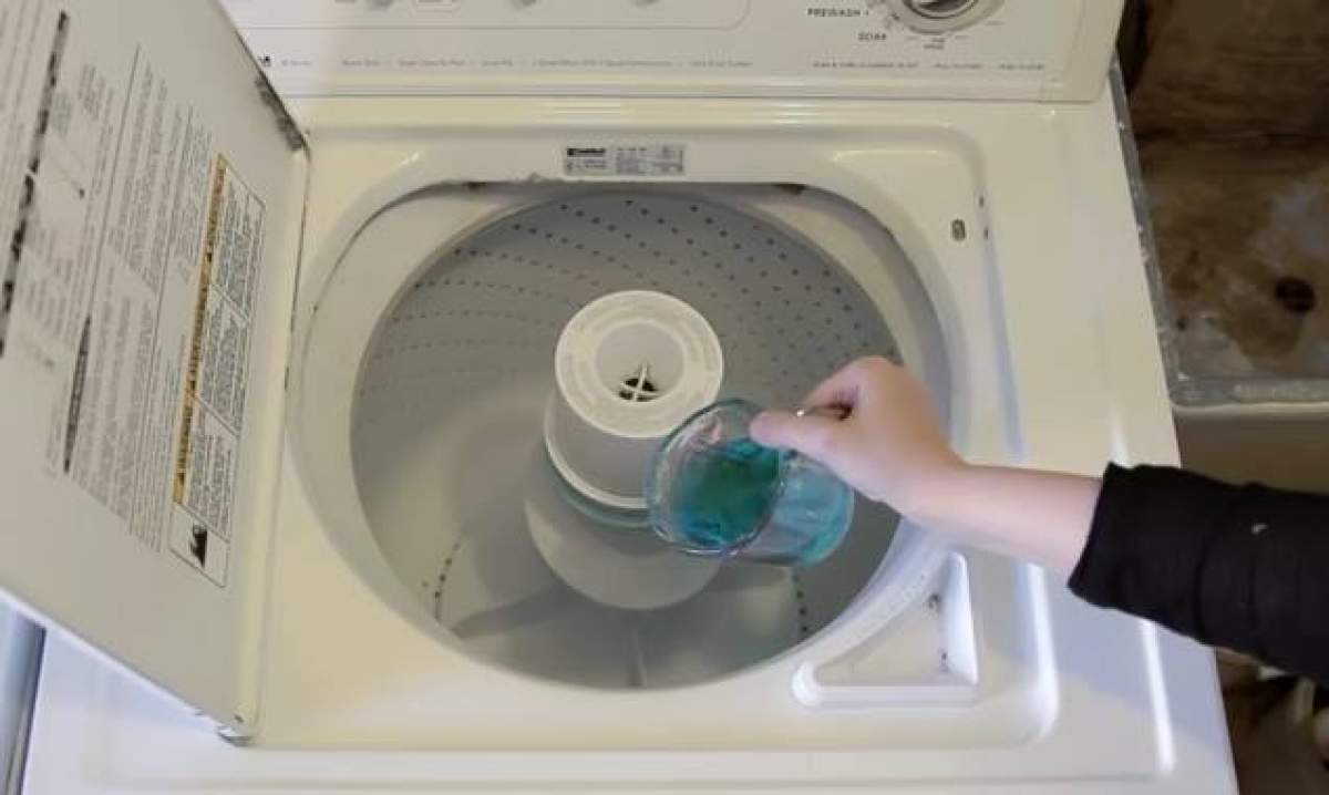 Cât detergent se pune, de fapt, la mașina de spălat. Mulți nu știu și folosesc greșit