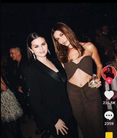 Selena Gomez și Hailey Bieber, apariție neașteptată la un eveniment. Cele două s-au pozat împreună / FOTO