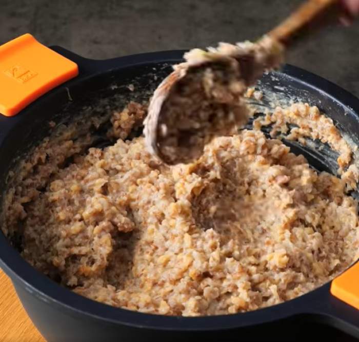 Cât timp și cum se fierbe grâul pentru colivă. Detaliul care face