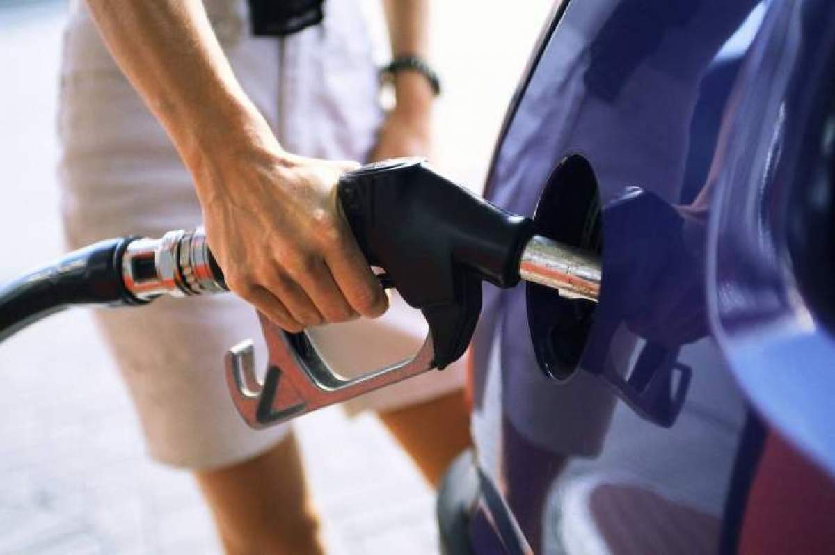 S-a majorat prețul carburanților! Cât costă acum un litru de motorină