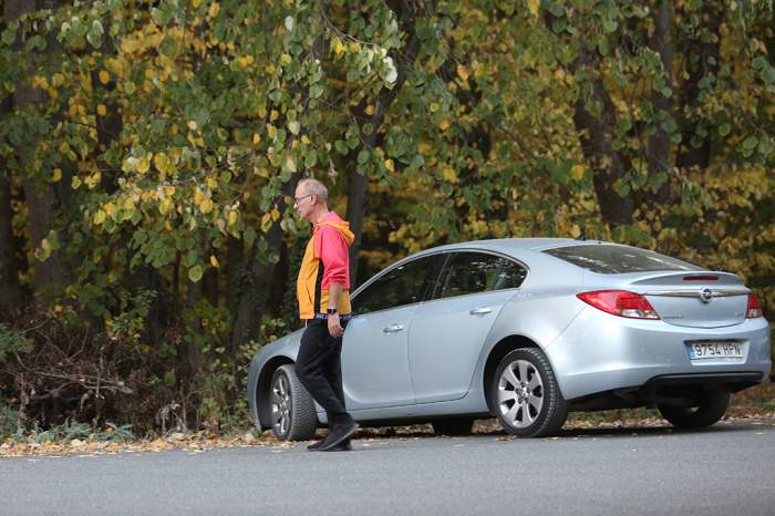 Pentru Toni Grecu și soția lui, nimic nu se compară cu o plimbare în aer liber. Cei doi, responsabili când vine vorba de sănătate / PAPARAZZI